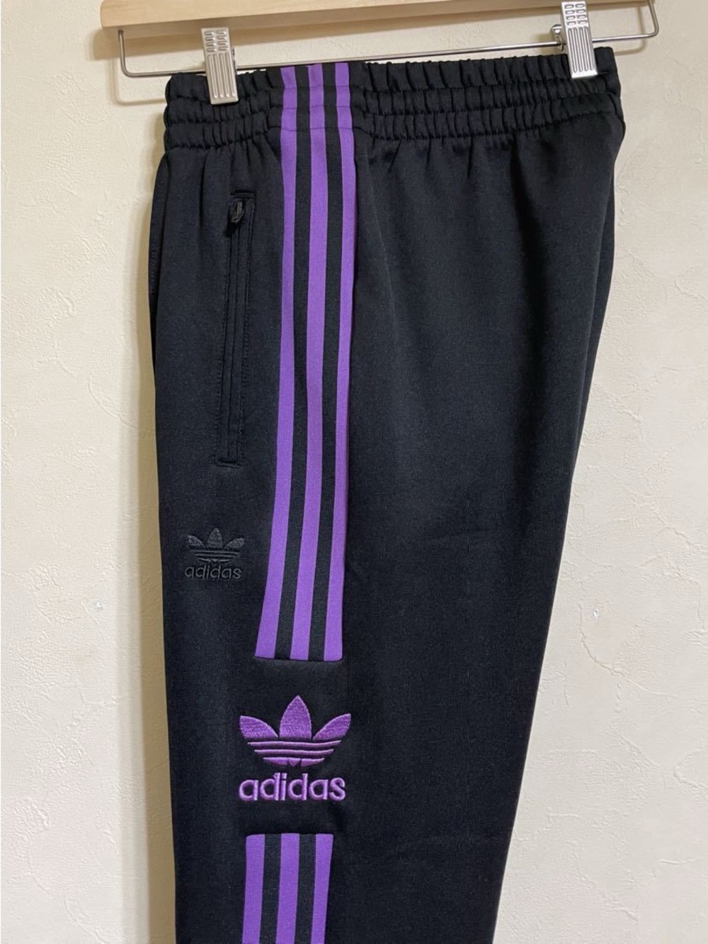 RARE adidas Women SST Originals Track Pants Black w/Purple stripes L/18 DV0131 - Picture 4 of 9
